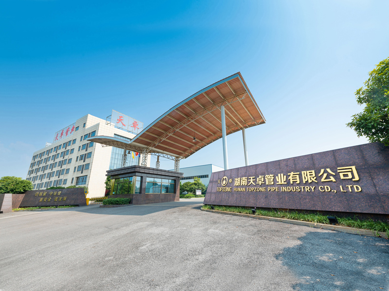 PE管道廠區(qū)大門(mén)