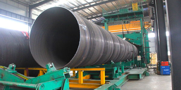 生產(chǎn)螺旋鋼管的原料有哪些？卷板和帶鋼哪個(gè)好？