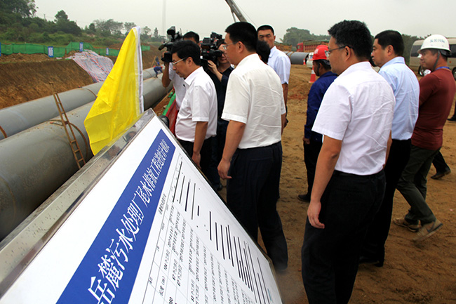 市領(lǐng)導(dǎo)張迎春、夏建平、劉明理等參加調(diào)研，望城區(qū)領(lǐng)導(dǎo)孔玉成、鄒特等陪同調(diào)研