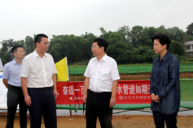 市領(lǐng)導(dǎo)張迎春、夏建平、劉明理等參加調(diào)研，望城區(qū)領(lǐng)導(dǎo)孔玉成、鄒特等陪同調(diào)研